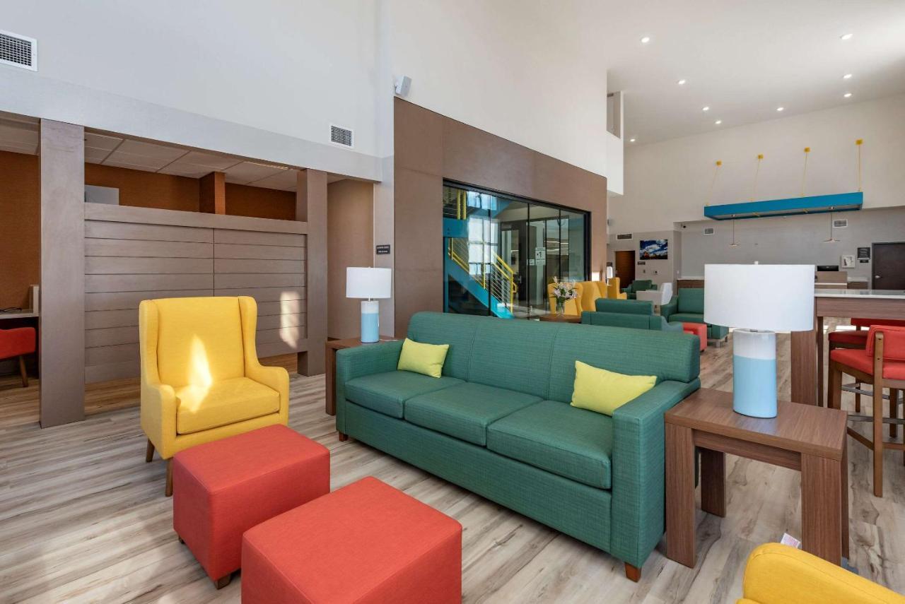 Comfort Suites Colorado Springs East - Medical Center Area Экстерьер фото