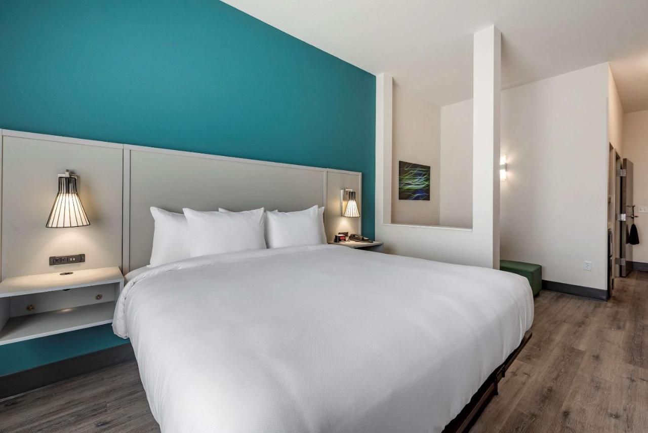 Comfort Suites Colorado Springs East - Medical Center Area Экстерьер фото