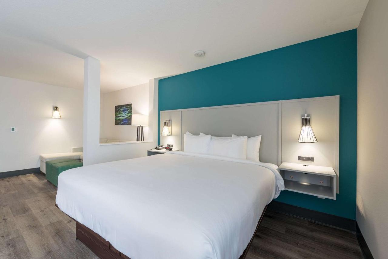 Comfort Suites Colorado Springs East - Medical Center Area Экстерьер фото