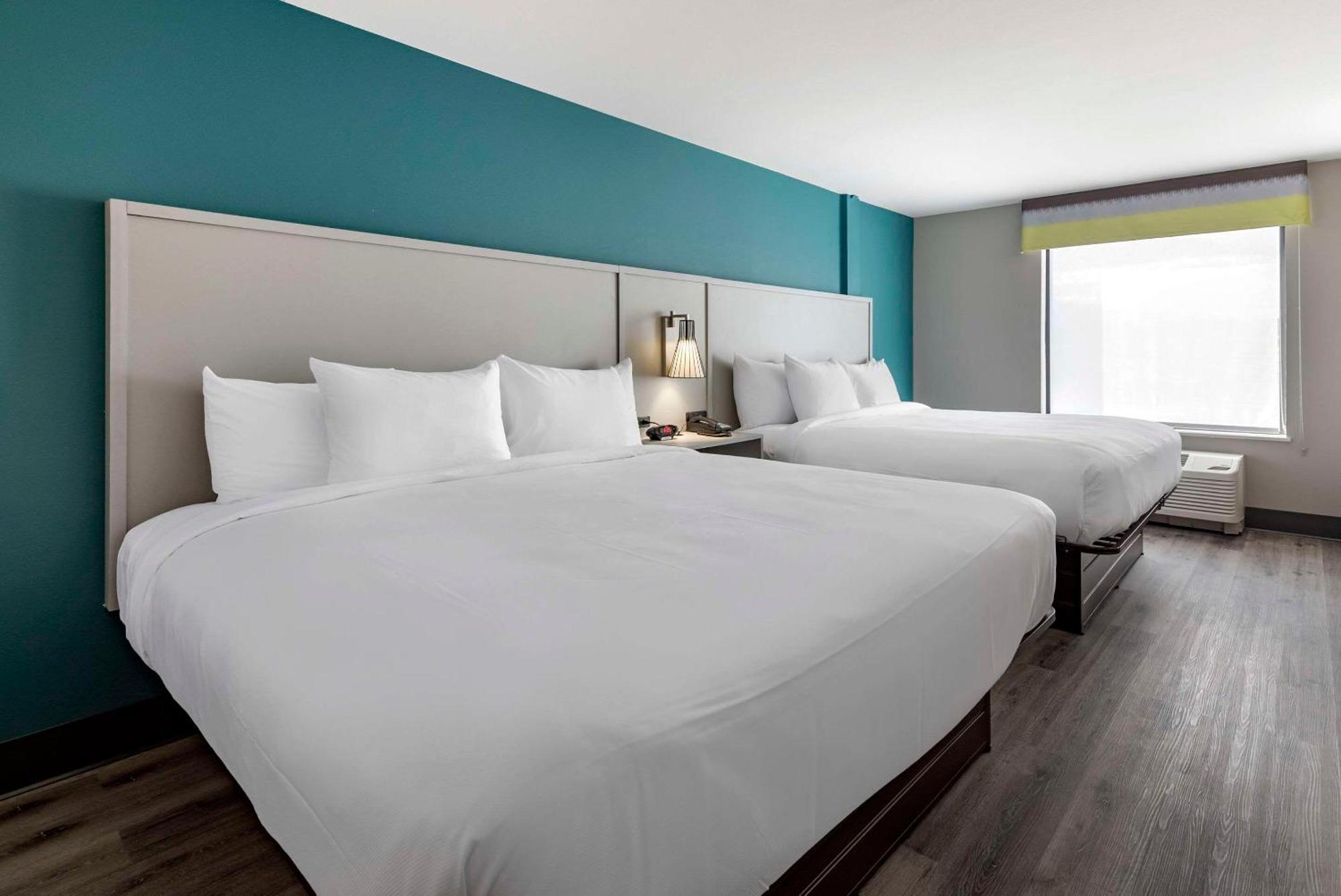 Comfort Suites Colorado Springs East - Medical Center Area Экстерьер фото
