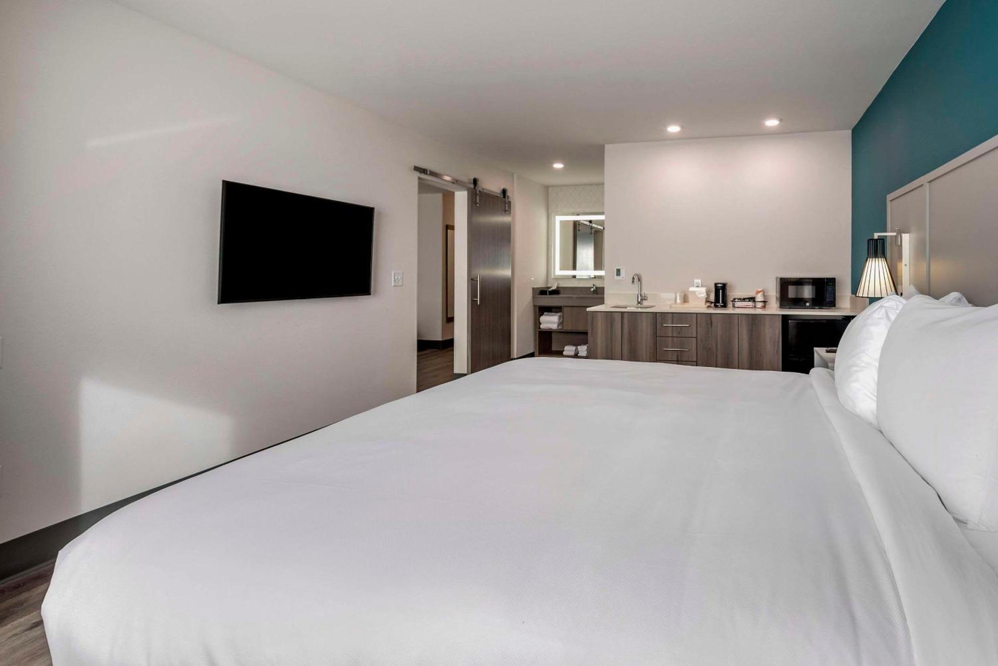 Comfort Suites Colorado Springs East - Medical Center Area Экстерьер фото