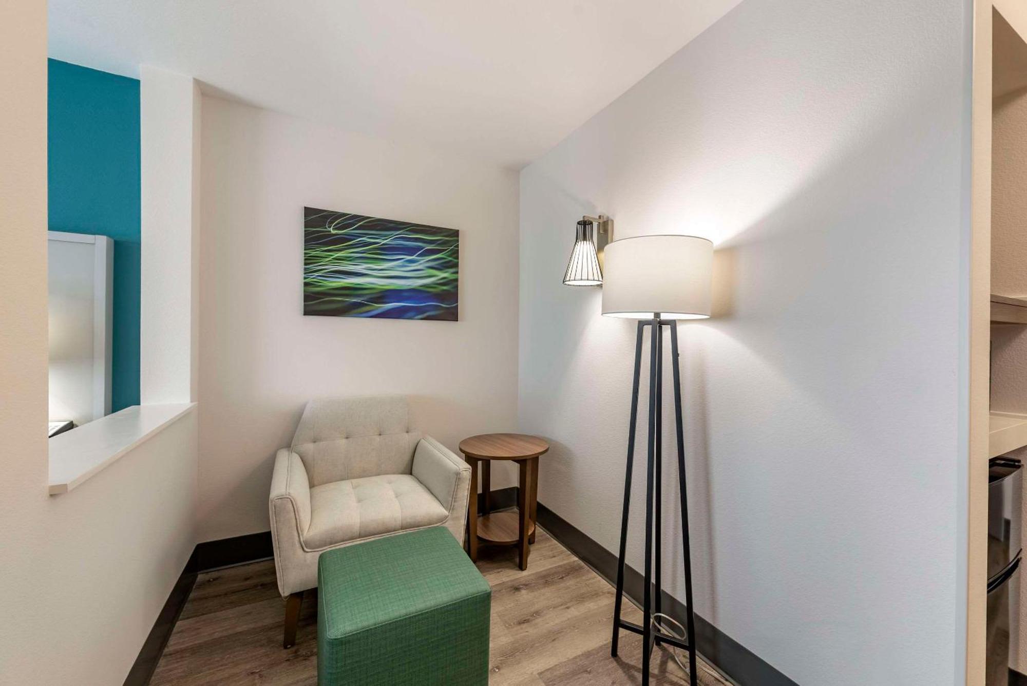 Comfort Suites Colorado Springs East - Medical Center Area Экстерьер фото